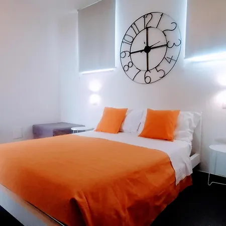 Via Salita Di Castelvecchio 5 *